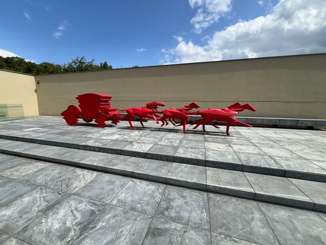 Le Carrosse by Xavier Veilhan